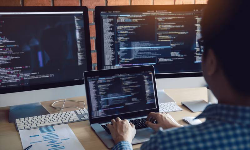 数据科学选型:R与Python如何赋能洛龙区网站建设?